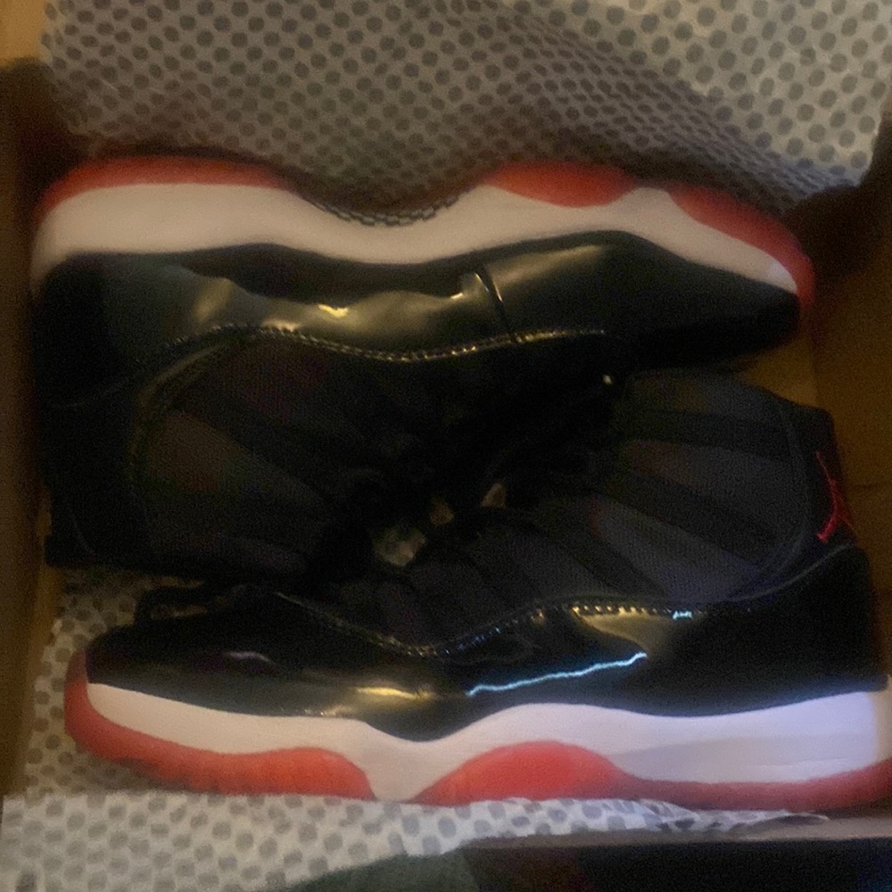 Jordan 11 Breds worn them 3 times. I got them to big. Size 10 no scuffs